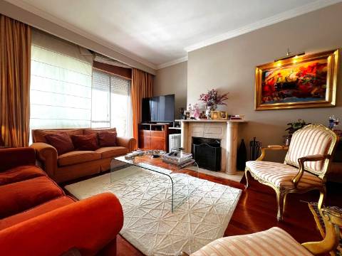 T4 no Aviz muito bem localizado