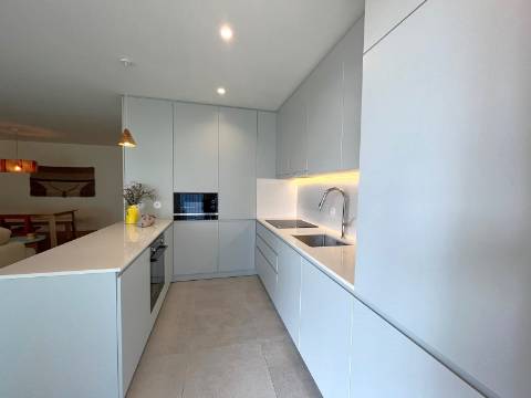 T3 em condomínio privado c/ piscina e padel