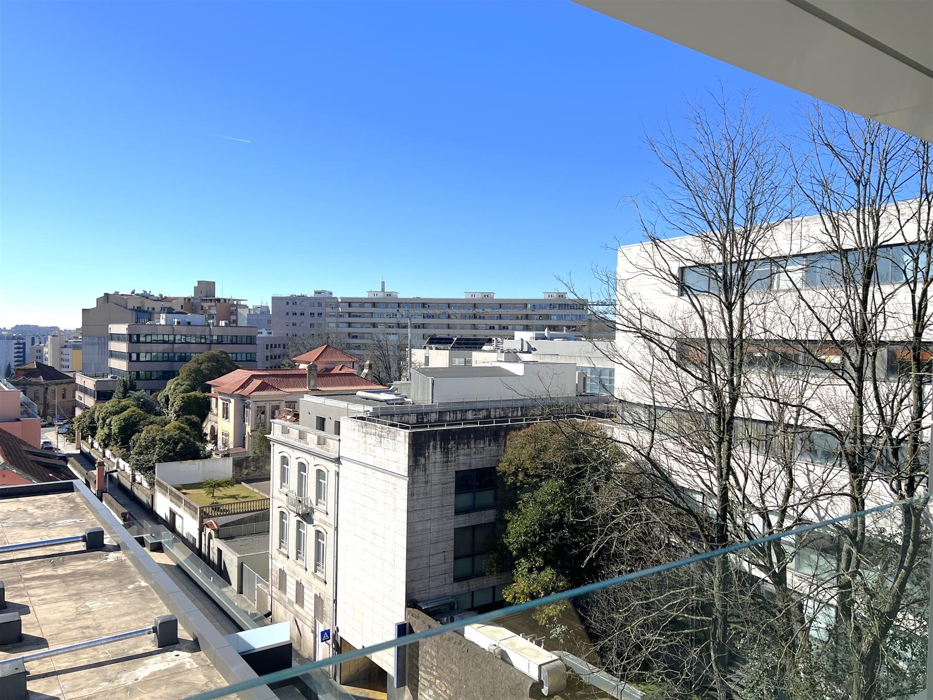 T3 novo junto à Rotunda da Boavista