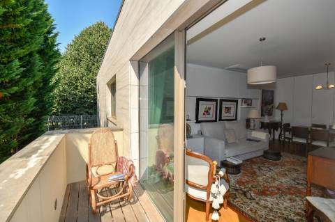 T1 de luxo c/ varanda à Marechal Gomes da Costa