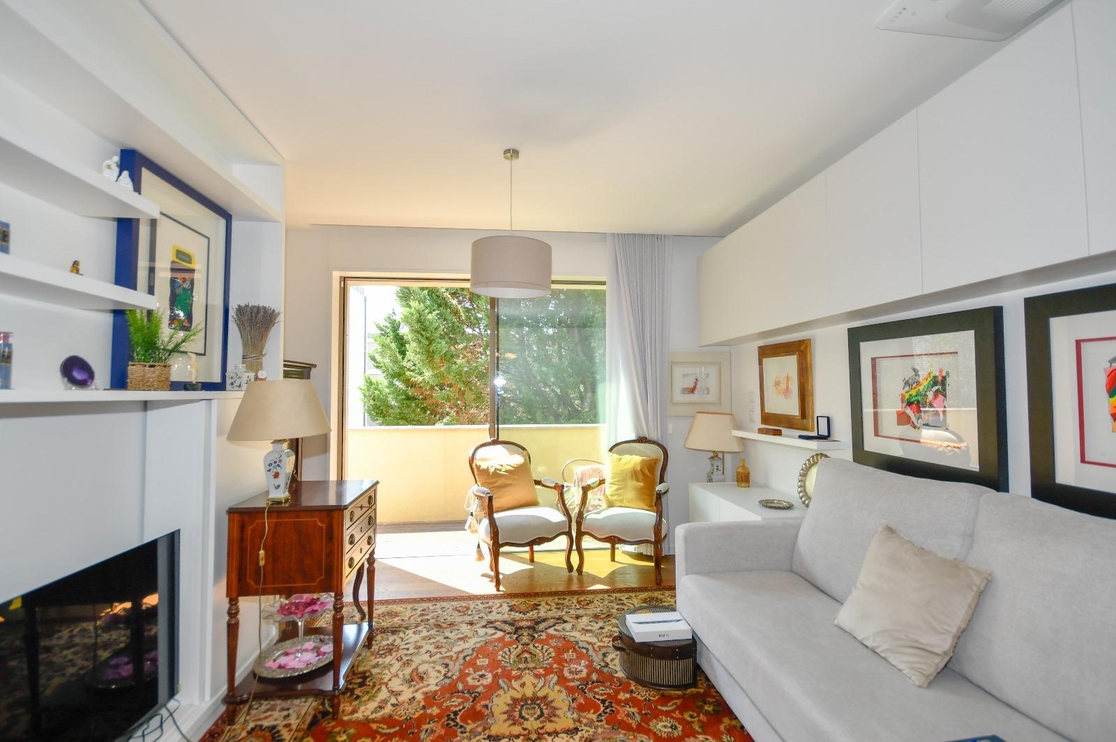 T1 de luxo c/ varanda à Marechal Gomes da Costa