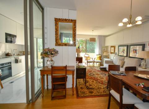 T1 de luxo c/ varanda à Marechal Gomes da Costa