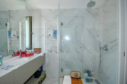 T1 de luxo c/ varanda à Marechal Gomes da Costa