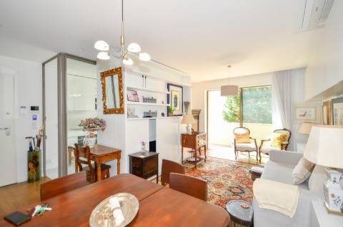 T1 de luxo c/ varanda à Marechal Gomes da Costa