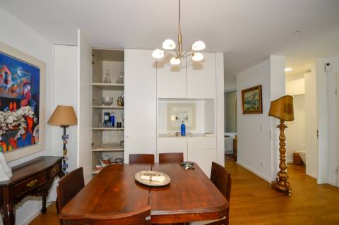 T1 de luxo c/ varanda à Marechal Gomes da Costa