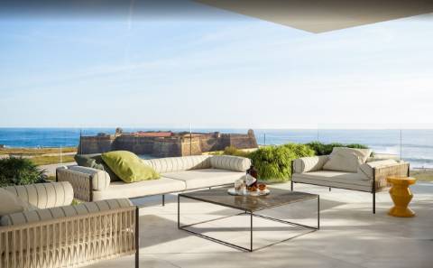 T3 com terraço em frente à praia em Vila do Conde