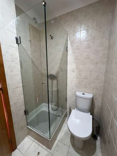 T2 c/ varanda e garagem p/ arrendar no Porto