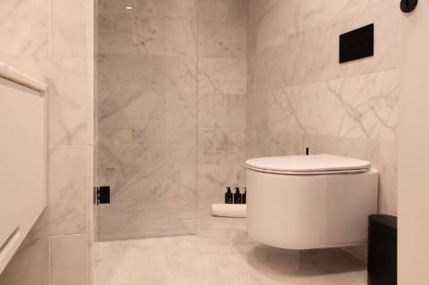 T0+2 de Luxo mobilado e totalmente equipado c/ pátio na Foz do Douro