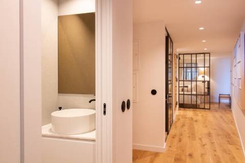 T0+2 de Luxo mobilado e totalmente equipado c/ pátio na Foz do Douro