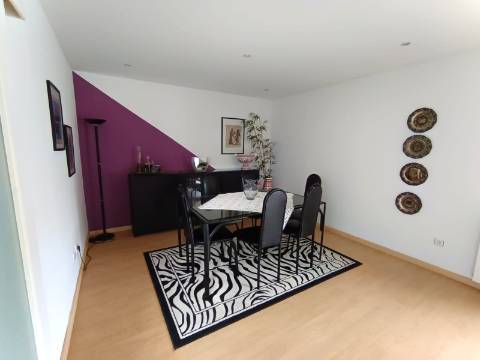 Moradia T5 c/ jardim e piscina em Aveleda, Vila do Conde