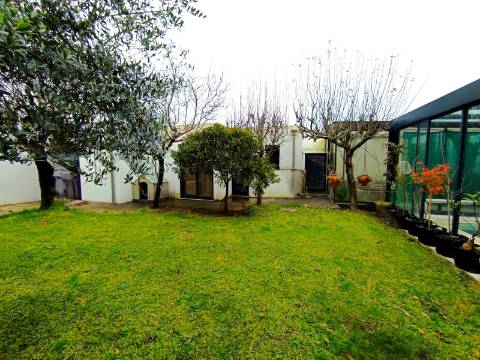 Moradia T5 c/ jardim e piscina em Aveleda, Vila do Conde