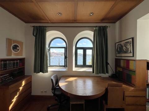 Escritório p/ arrendar na marginal do Porto