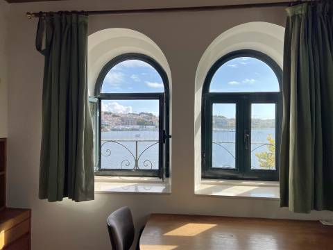 Escritório p/ arrendar na marginal do Porto