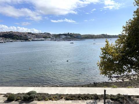 Escritório p/ arrendar na marginal do Porto