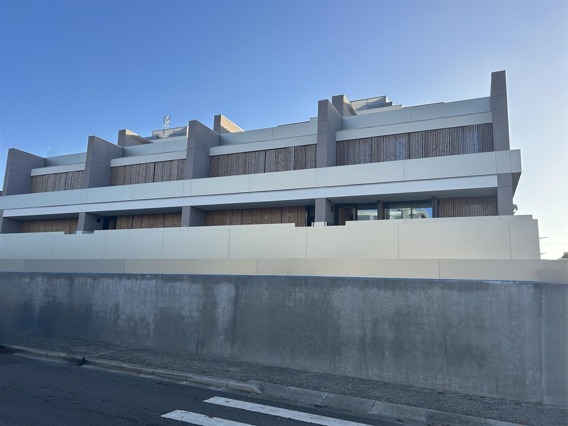 T4+1 Triplex c/ piscina junto à praia na Foz do Douro