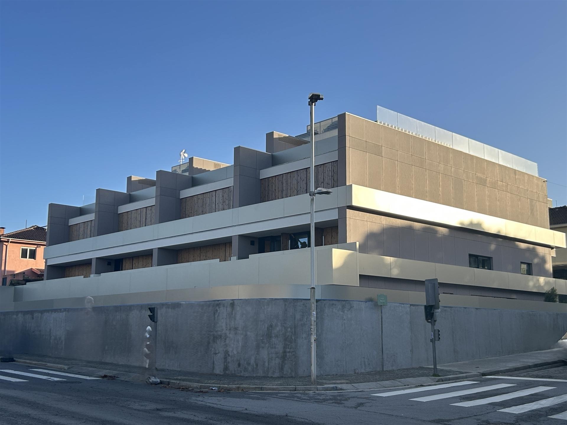 T4+1 Triplex c/ piscina junto à praia na Foz do Douro