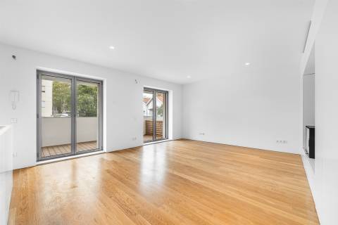 Moradia T3 remodelada no coração da Foz do Douro