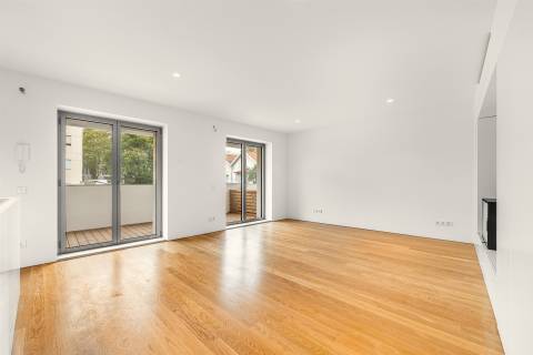 Moradia T3 remodelada no coração da Foz do Douro