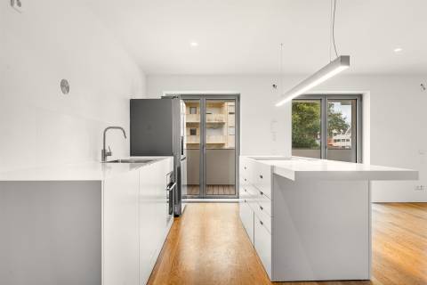 Moradia T3 remodelada no coração da Foz do Douro