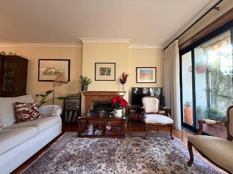 Moradia T4 +1 com jardim em Nevogilde