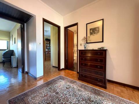 Moradia T4 +1 com jardim em Nevogilde