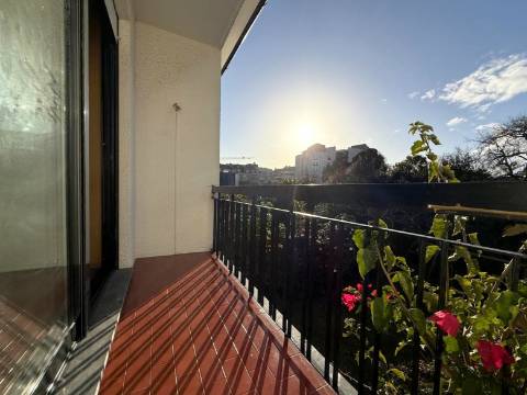 Moradia T4 +1 com jardim em Nevogilde