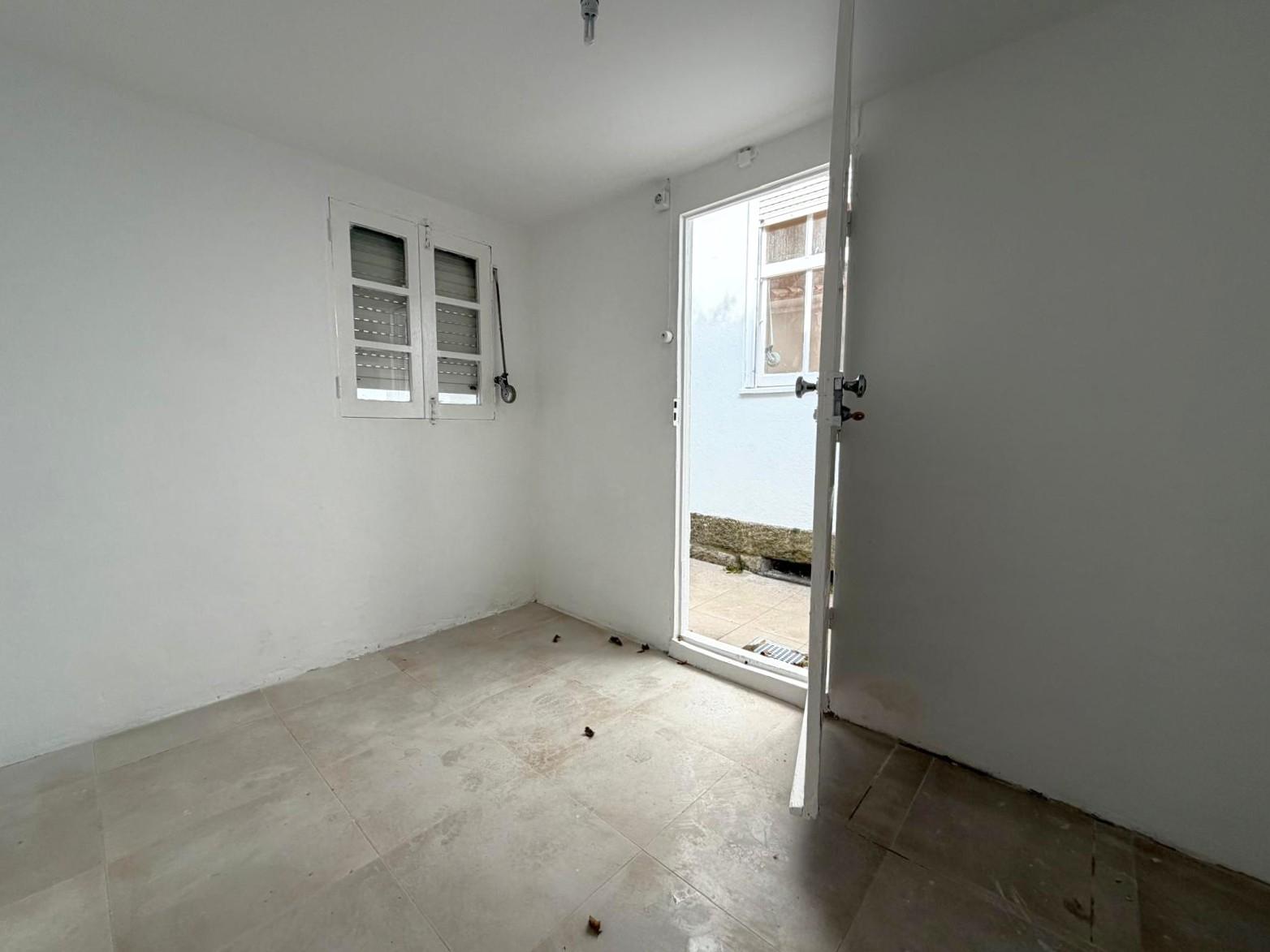 Moradia T2 para arrendar junto ao rio em Lordelo do Ouro