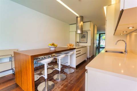 Moradia T5 c/ jardim e piscina no Pinheiro Manso