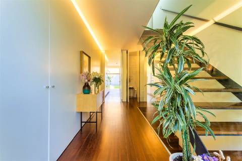 Moradia T5 c/ jardim e piscina no Pinheiro Manso