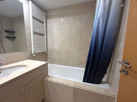 T1+1 c/ varanda nos Pinhais da Foz c/ Segurança 24h