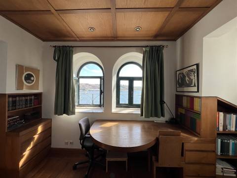 Escritório p/ arrendar na marginal do Porto