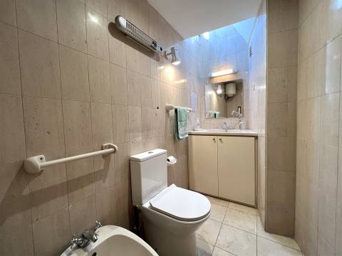 Escritório p/ arrendar na marginal do Porto