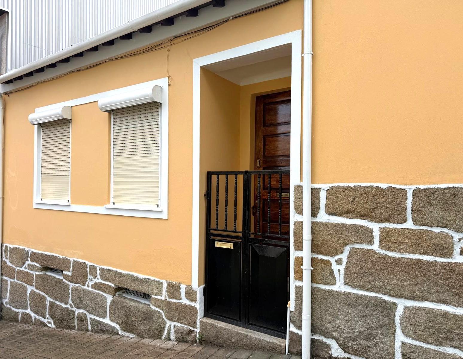 Moradia T2 para arrendar junto ao rio em Lordelo do Ouro