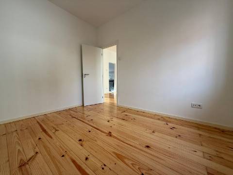 Moradia T2 para arrendar junto ao rio em Lordelo do Ouro