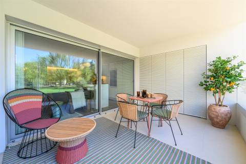 Apartamento T2 no 8.º Andar c/ Varanda Sul/Poente, Garagem e Arrumo em Ramalde