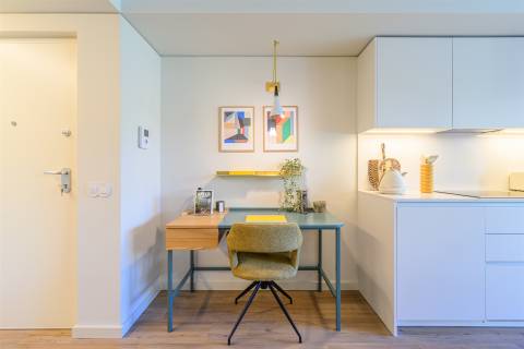 Apartamento T2 no 8.º Andar c/ Varanda Sul/Poente, Garagem e Arrumo em Ramalde