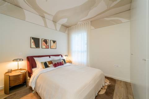 Apartamento T2 no 8.º Andar c/ Varanda Sul/Poente, Garagem e Arrumo em Ramalde