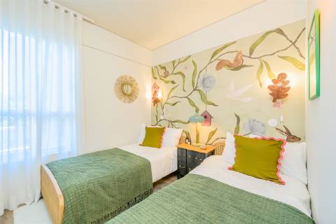 Apartamento T2 no 8.º Andar c/ Varanda Sul/Poente, Garagem e Arrumo em Ramalde