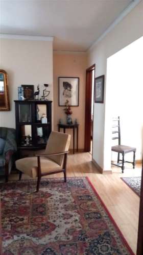 Moradia T4 com jardim em Aldoar, junto à Av. da Boavista e Parque da Cidade