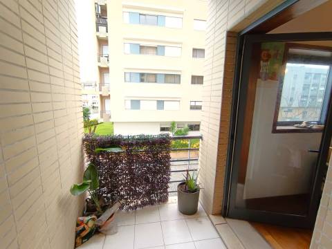 T1 para arrendamento na Maia | Equipado | Varanda e garagem