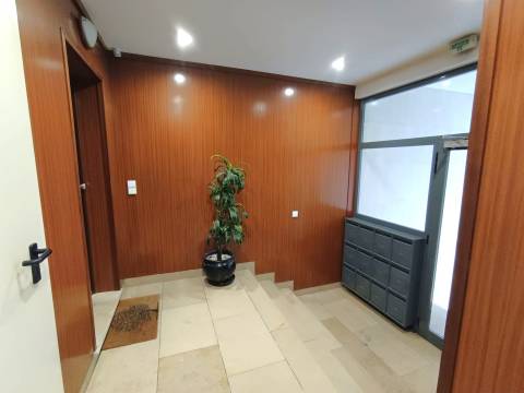 T1 para arrendamento na Maia | Equipado | Varanda e garagem