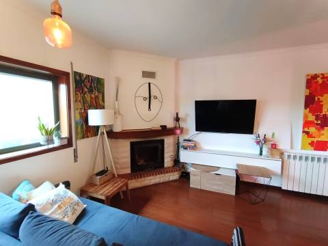 T1 para arrendamento na Maia | Equipado | Varanda e garagem