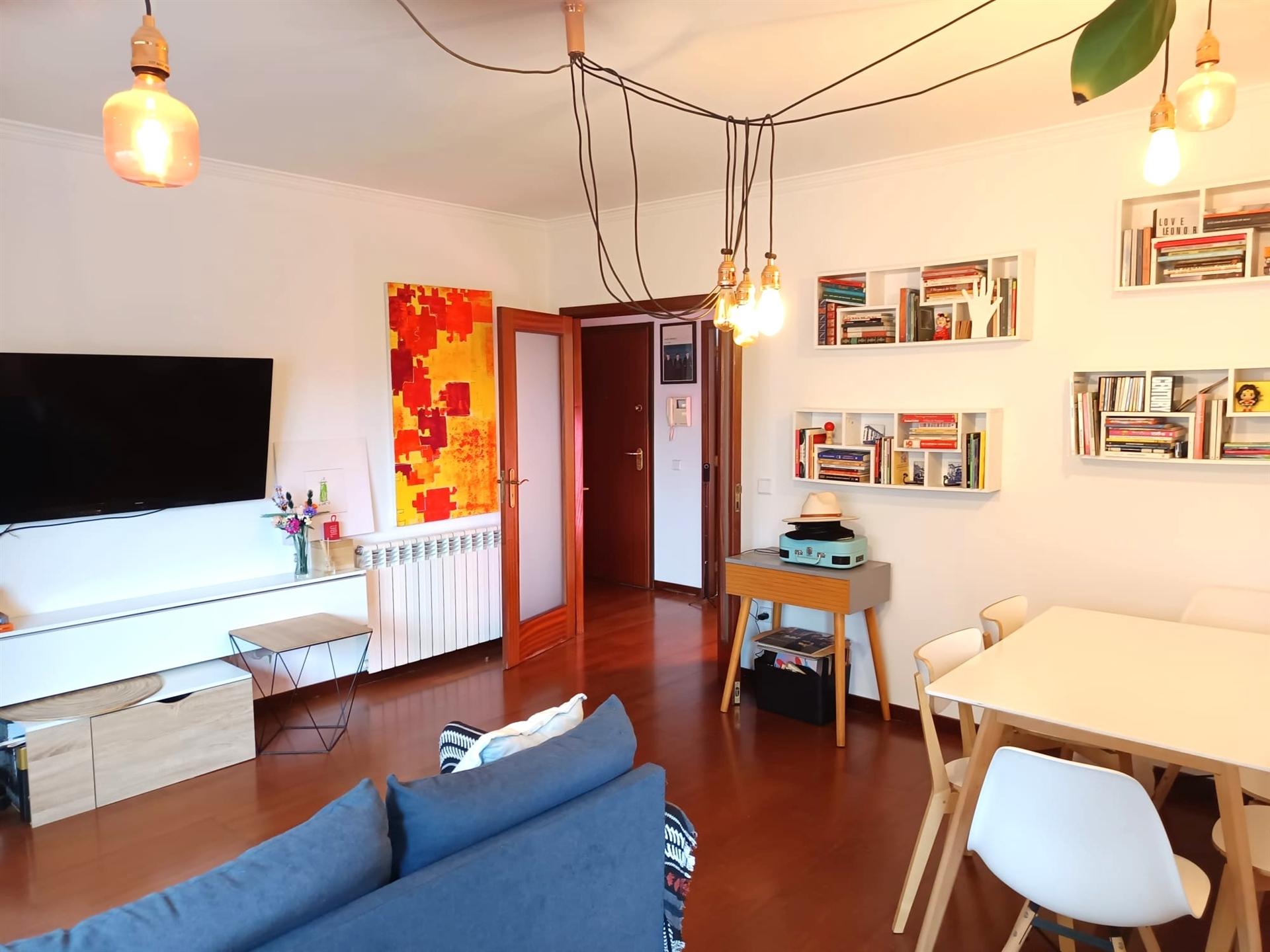 T1 para arrendamento na Maia | Equipado | Varanda e garagem