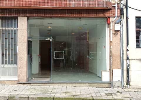 Loja p/ arrendar, à Boavista, com 150 m² – , Porto