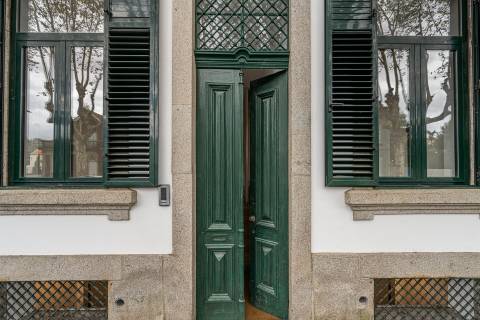 Moradia T3 remodelada no coração da Foz do Douro