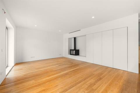 Moradia T3 remodelada no coração da Foz do Douro