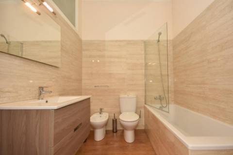 Moradia p/ reabilitar na Foz com jardim