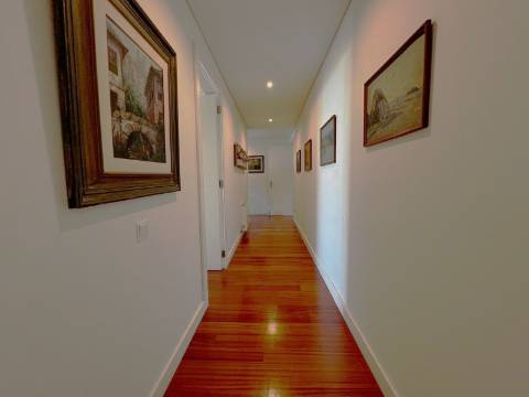 T4+1 Matosinhos Sul em condomínio com piscina