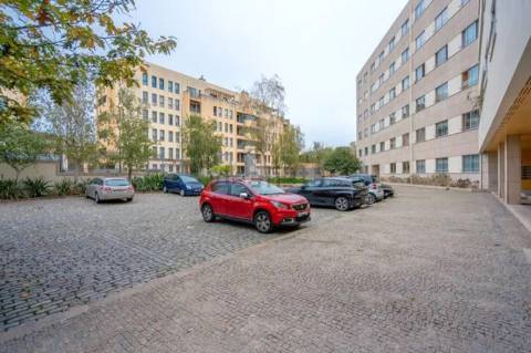 T3 Duplex com 2 lugares de garagem em condomínio privado no Porto