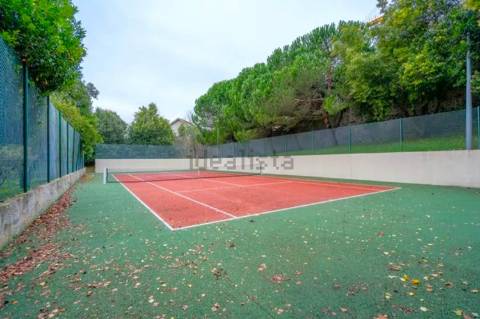 T3 Duplex com 2 lugares de garagem em condomínio privado no Porto